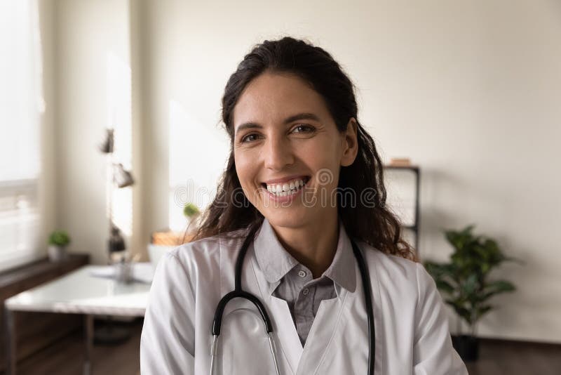 Dr. Élodie Fontaine